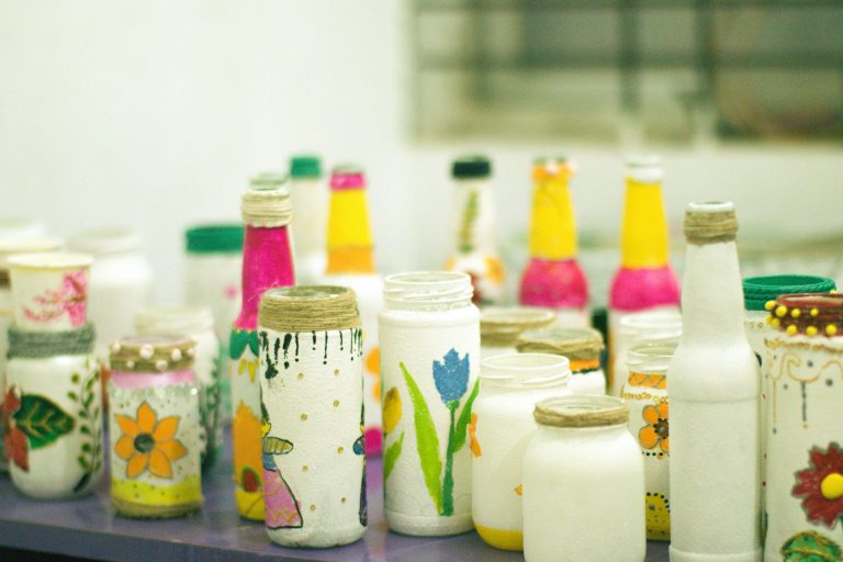 botellas de plástico recicladas decoradas