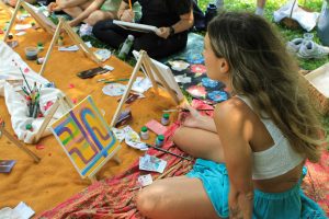 beneficios de la creatividad en adultos taller de manualidades